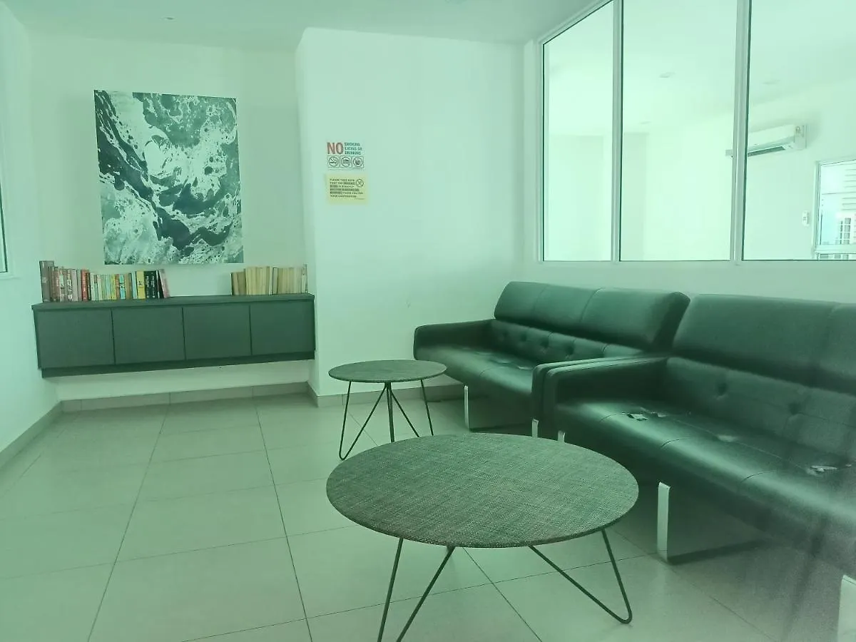 Deluxe Suites 5, 2-4 Pax , Netflix, Georgetown Jelutong